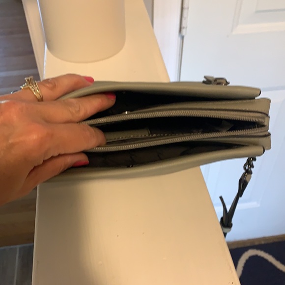 Simply Vera Crossbody Purse - Picture 4 of 4